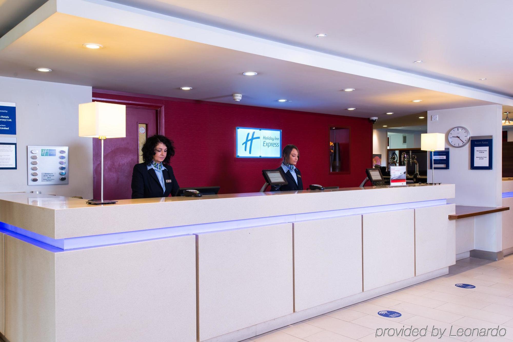 Holiday Inn Express London - Dartford By Ihg Exterior photo