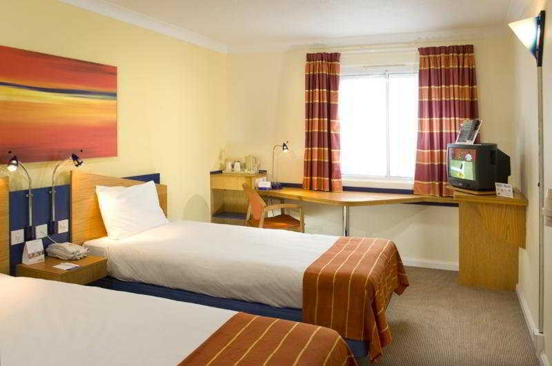 Holiday Inn Express London - Dartford By Ihg Exterior photo