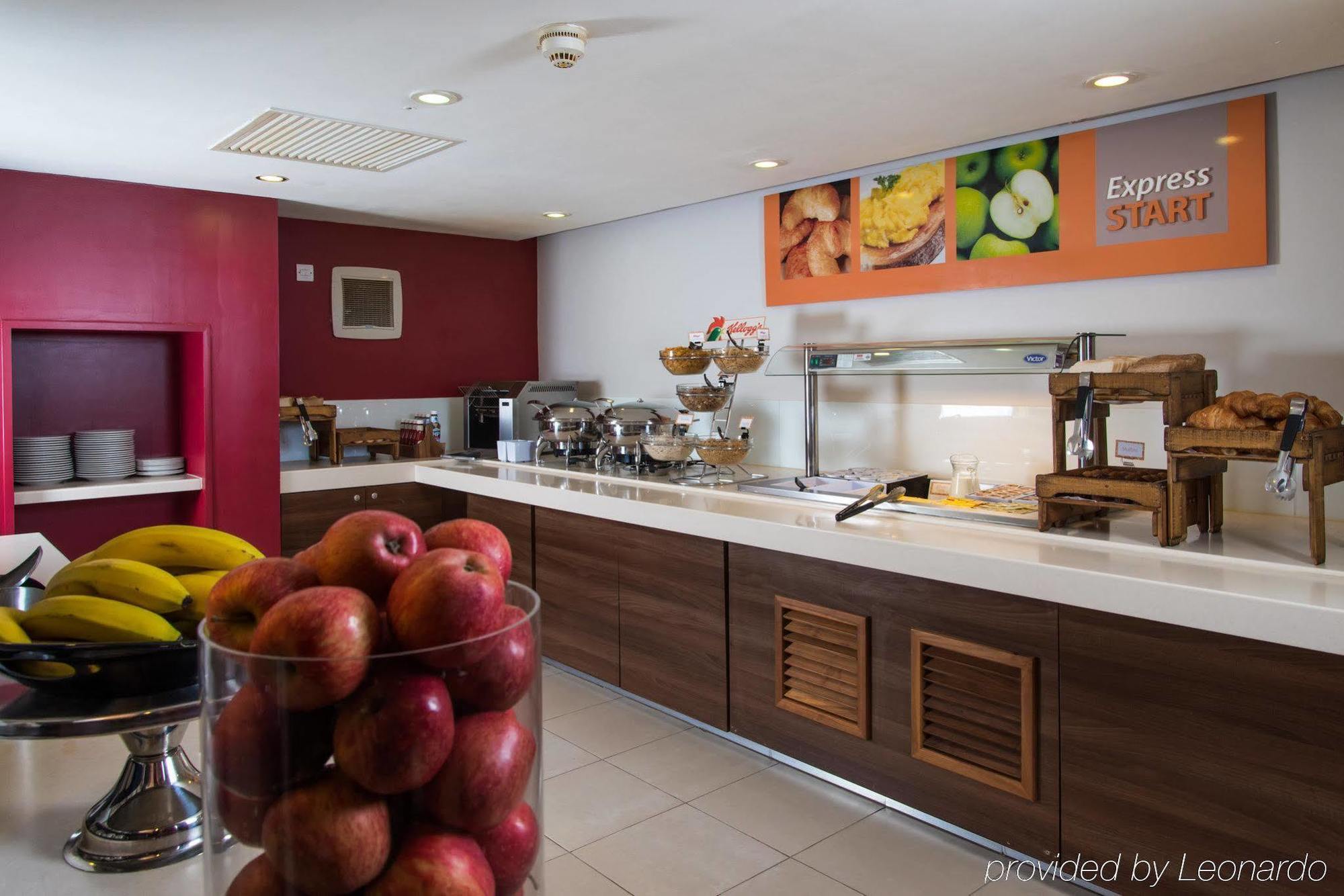Holiday Inn Express London - Dartford By Ihg Exterior photo