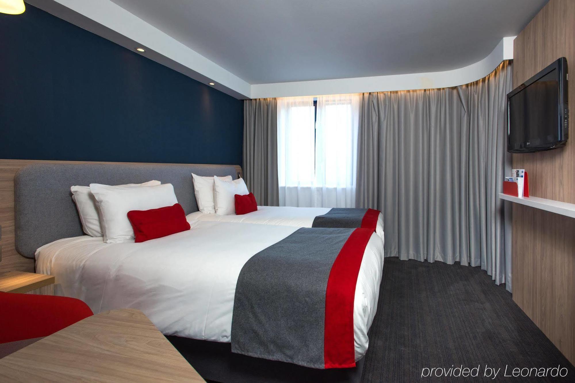 Holiday Inn Express London - Dartford By Ihg Exterior photo