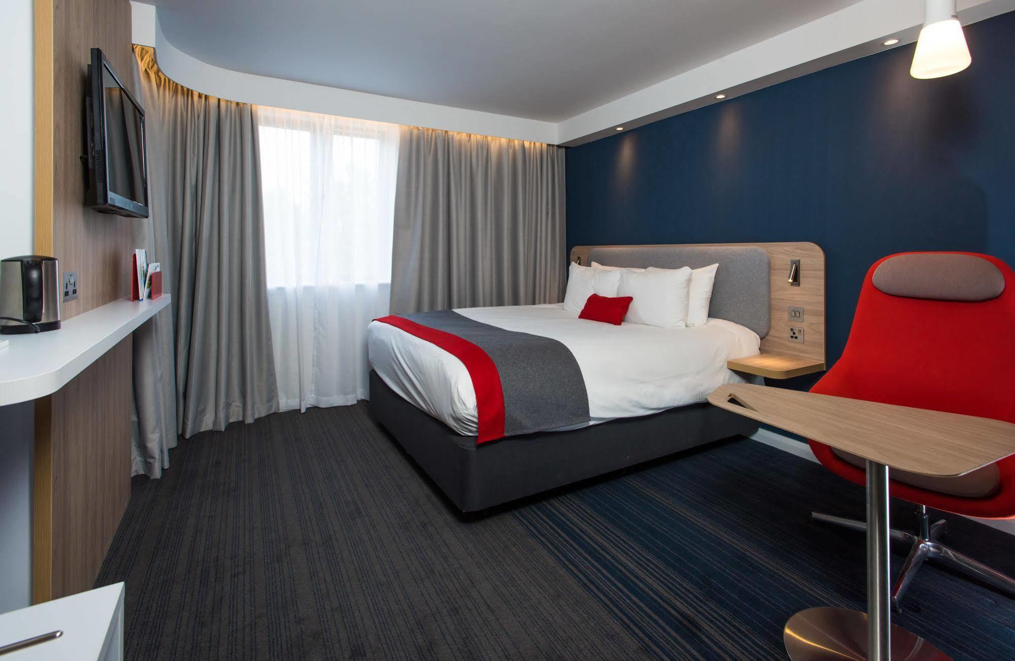 Holiday Inn Express London - Dartford By Ihg Exterior photo